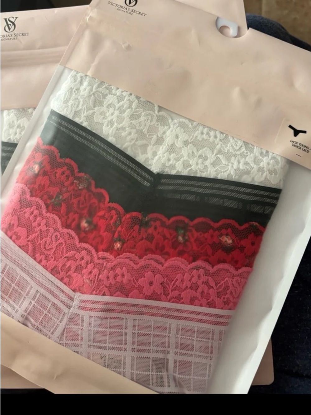 NEW in Sealed Package 
Victoria’s Secret Signature 5 Pairs Thongs - 
 Sz.L
$15